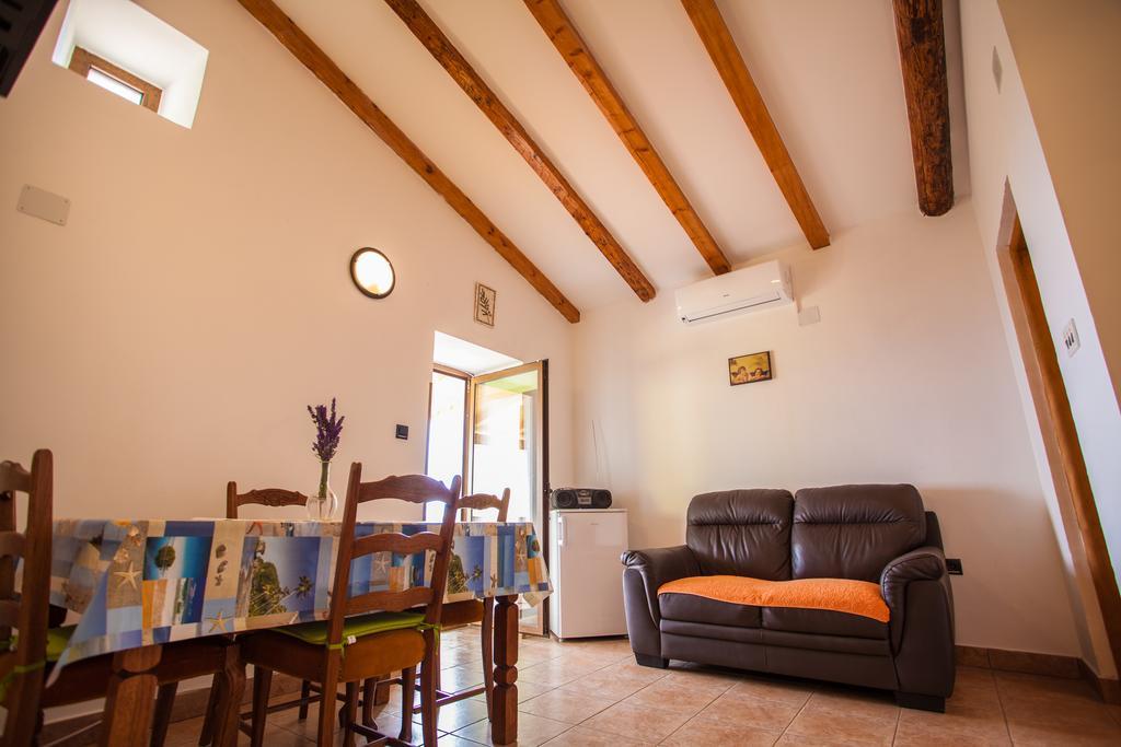 Apartment Vidovici Martinšćica エクステリア 写真